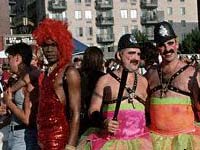 Gay Pride: a Stoccolma 50mila spettatori - 0109 gaypride 1 - Gay.it Archivio