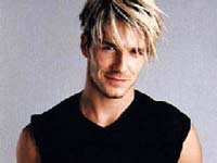 BECKHAM, QUANDO IL CALCIO SI FA SEXY - 0118 beckham david - Gay.it Archivio