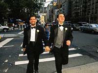 UNIONI GAY, LA GERMANIA SI SPACCA - 0251 coppiasposata 5 - Gay.it Archivio