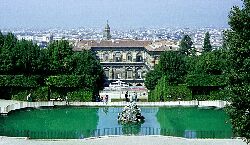 PITTI UOMO: FIRENZE TRA FESTE E SFILATE - 0259 palazzopitti1 - Gay.it Archivio