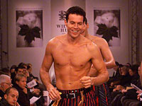 IL MASCHIO E LA MODA - 0259 pitti99 1 - Gay.it Archivio