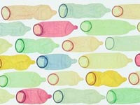 Trieste: genitori contro i condom nelle scuole - 0259 preservativibenetton 1 1 - Gay.it Archivio