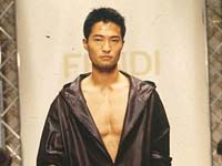 MASCHI; SCOPRITE LE GAMBE - 0259 tuta - Gay.it Archivio