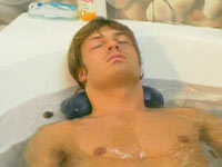 GF2: GIORNO 21 - 10 01 3lorenzo - Gay.it Archivio