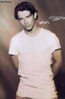 STEPHEN GATELY: BELLO, GAY E OUT! - 53 - Gay.it Archivio
