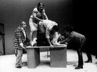 NON APRITE QUELLE PORTE - Assemblea Condominiale - Gay.it Archivio