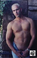 PRINCIPE NERO ALL'OBIETTIVO - Chateau - Gay.it Archivio