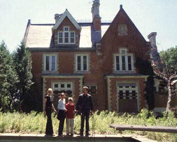 TRAVESTITO PER VIVERE - Cold Creek - Gay.it Archivio