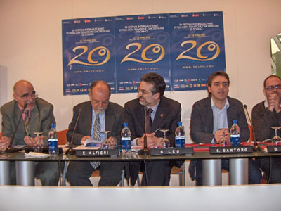 VENT'ANNI DI CINEPASSIONE GAY - Conf Togay 2005 3 - Gay.it Archivio