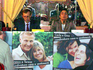 Ferrara: Ds e Arcigay nella campagna per il PaCS - Conferenza01 fassino - Gay.it Archivio