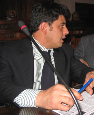 SALERNO: DIFENDIAMO LE CONVIVENZE - Francesco Colucci - Gay.it Archivio