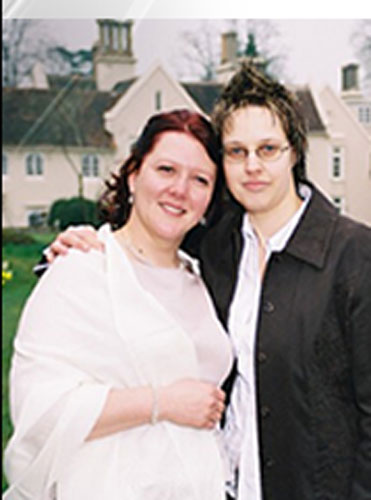 GB: È TEMPO DI MATRIMONI IN ROSA - GayCouple2 - Gay.it Archivio