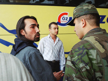 MEHMET, PACIFISTA GAY INCARCERATO - Mehmet Tarhan2 - Gay.it Archivio