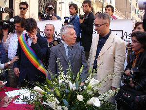LE COPPIE GAY CI SONO - Pacs day Roma 2005 2 - Gay.it Archivio