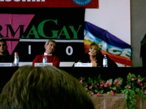 POLITICI CHE AMANO IL PACS - Roma e torino 017 - Gay.it Archivio