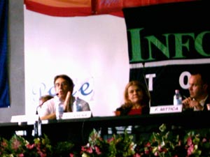 POLITICI CHE AMANO IL PACS - Roma e torino 024 - Gay.it Archivio