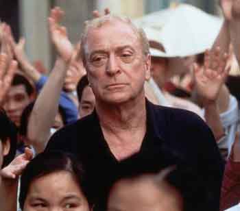 UN AMERICANO BELLO E INFIDO - The quiet american M Caine - Gay.it Archivio