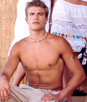 I BELLI VANNO A RUBA - abercrombie04 - Gay.it Archivio