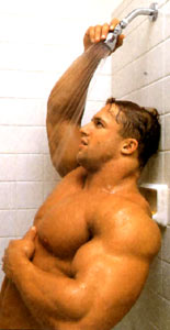 IN FORMA D'ESTATE - acqua01 - Gay.it Archivio