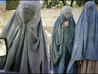 DIRITTI UMANI DELLE LESBICHE - afgh burqa - Gay.it Archivio