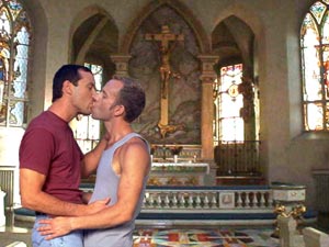 Preti di tutti i credi sposano coppie omosex - altare01 4 - Gay.it Archivio