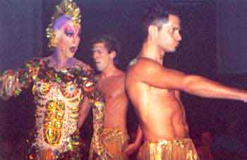 PARTY, IN ONORE DELLA REGINA - amsterdamparty04 - Gay.it Archivio