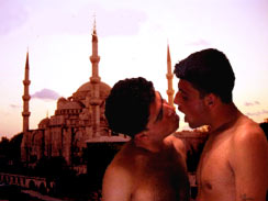 Arabia: quattro uomini puniti per omosessualità - arabi15 - Gay.it Archivio