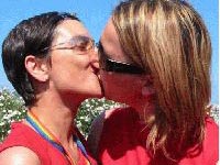 AL KISS2PACS CON PRISCILLA - baciamoci - Gay.it Archivio