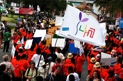 AIDS: BANGKOK SCOPPIA LA PROTESTA - bangkok aids1 - Gay.it Archivio