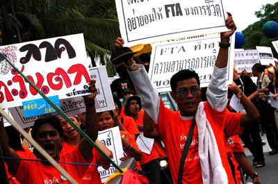 AIDS: BANGKOK SCOPPIA LA PROTESTA - bangkok aids2 1 - Gay.it Archivio
