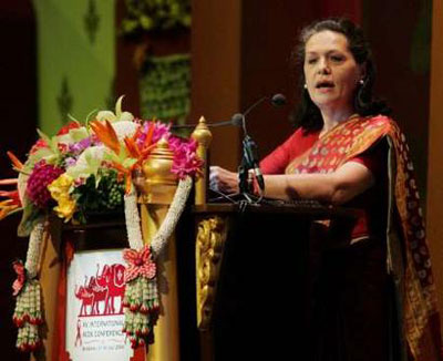 LA CONFERENZA DELLE CONTESTAZIONI - bangkok aids7 - Gay.it Archivio