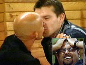 BACIO GAY AL GRANDE FRATELLO - bb kiss 1 - Gay.it Archivio