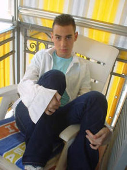 LUCA DA PROTEGGERE - bellino02 - Gay.it Archivio