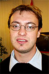 ELEZIONI: GAY, LUCI E OMBRE - benedino 01 - Gay.it Archivio