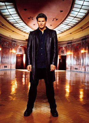 SILENZIO: TORNA L'AMMAZZAVAMPIRI - buffy angel - Gay.it Archivio