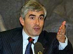 SCOPPIA LA GUERRA DELLE NOZZE GAY - casini2 - Gay.it Archivio