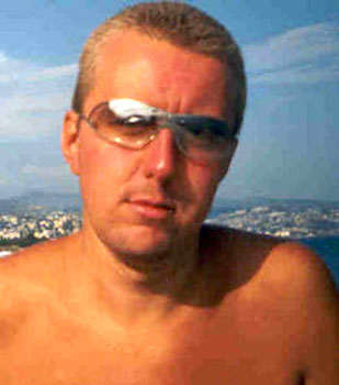 CLAUDIO: GAY, CON IRONIA - claudiobertini01 - Gay.it Archivio
