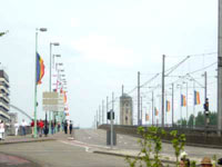 IL PIU' GRANDE GAY PRIDE - colonia2002 02 - Gay.it Archivio