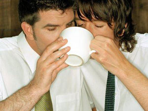 DIVIDIAMOCI TUTTO: CONVIENE! - condividere - Gay.it Archivio