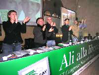 DIETRO LE QUINTE DEL CONGRESSO - congresso 2005 applausi - Gay.it Archivio