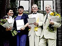 Maine: in vigore il registro delle unioni gay - coppia londra01 - Gay.it Archivio