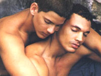 LA FAMIGLIA GAY C'E' E SI VEDRA' - coppie17 - Gay.it Archivio
