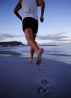 CORRERE SULLA SPIAGGIA - corsa02 - Gay.it Archivio