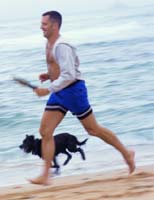 CORRERE SULLA SPIAGGIA - corsa04 - Gay.it Archivio