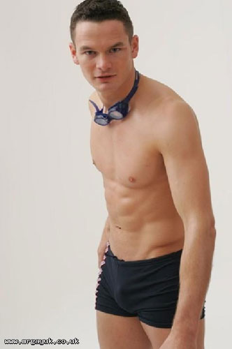 UN MARINE NON PUÒ ESSERE MR GAY - cowell19 - Gay.it Archivio