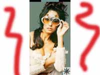 Una Cucinotta in salsa di mandorle! - cucinottaocchiali - Gay.it Archivio