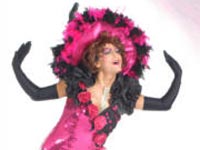 Teatro a Roma: "Chi l'ha vista?" la drag scomparsa - drag queen college04 01 1 - Gay.it Archivio