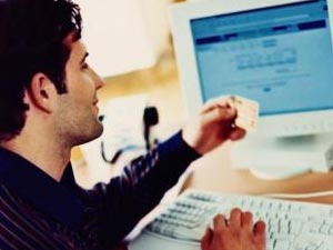 POLIZZA ONLINE IN SICUREZZA - e commerce02 1 - Gay.it Archivio