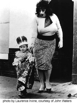 MIO FIGLIO? E' DIVINA. - early Divine - Gay.it Archivio