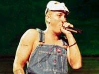 Eminem contro il video violento di Madonna - eminem1 - Gay.it Archivio